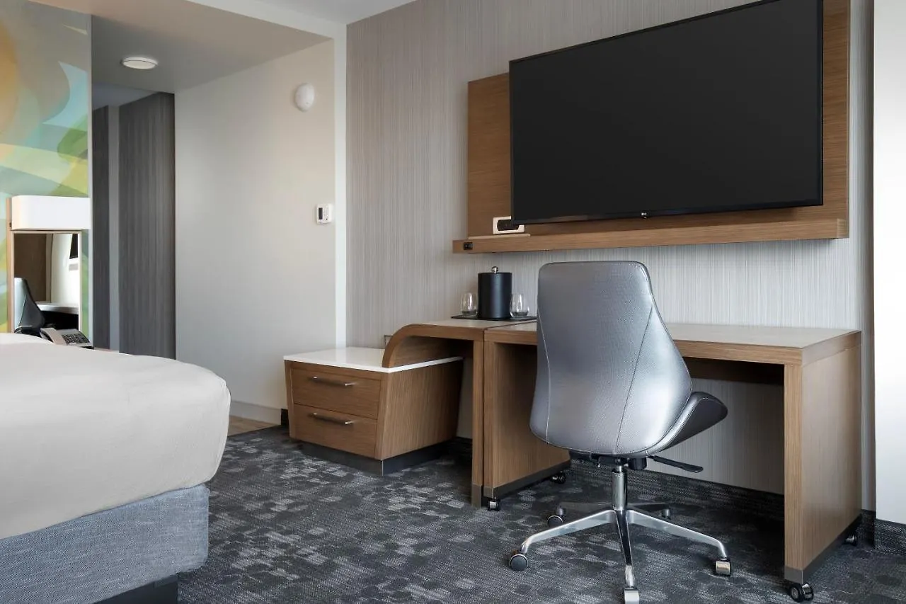 Courtyard By Marriott Nanaimo Hotel