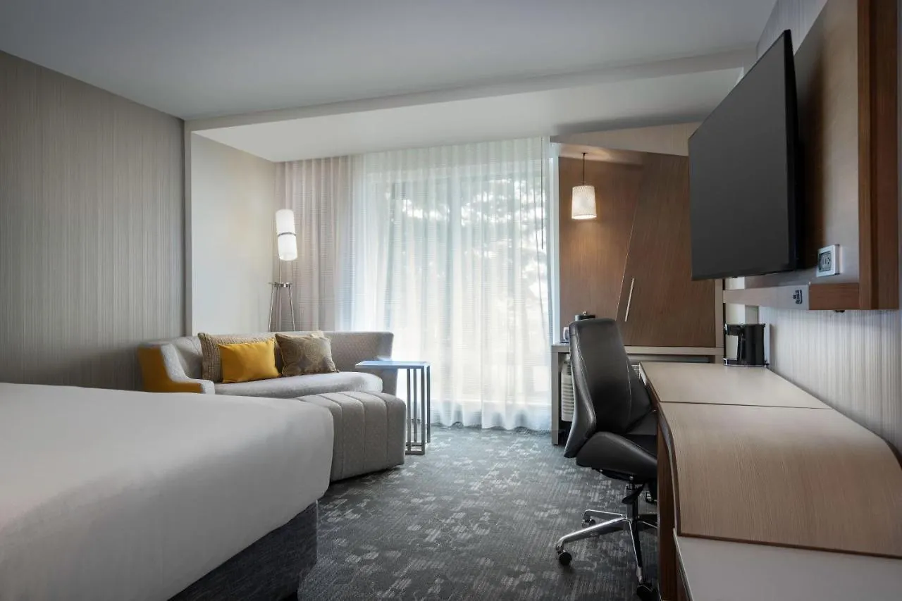 Courtyard By Marriott Nanaimo Hotel