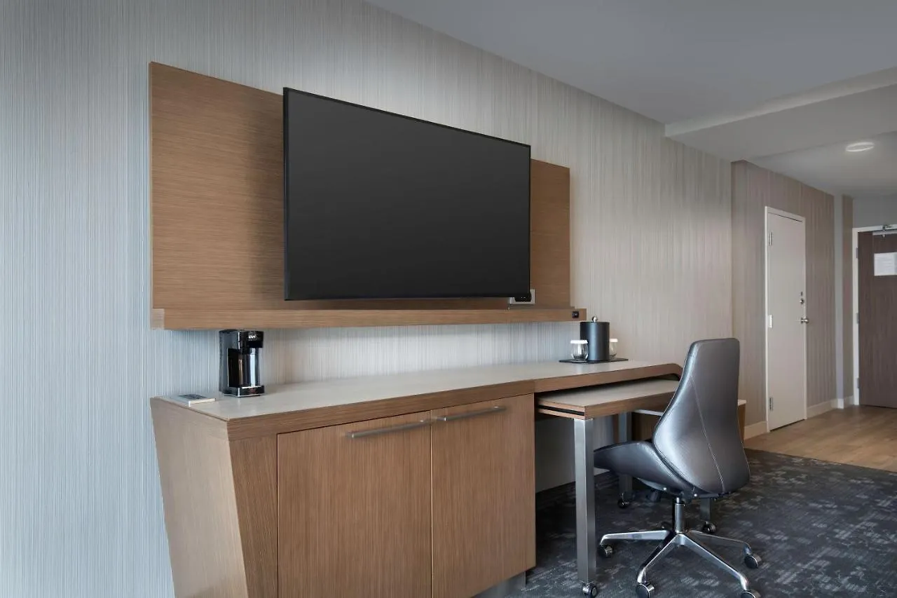 Courtyard By Marriott Nanaimo Hotel