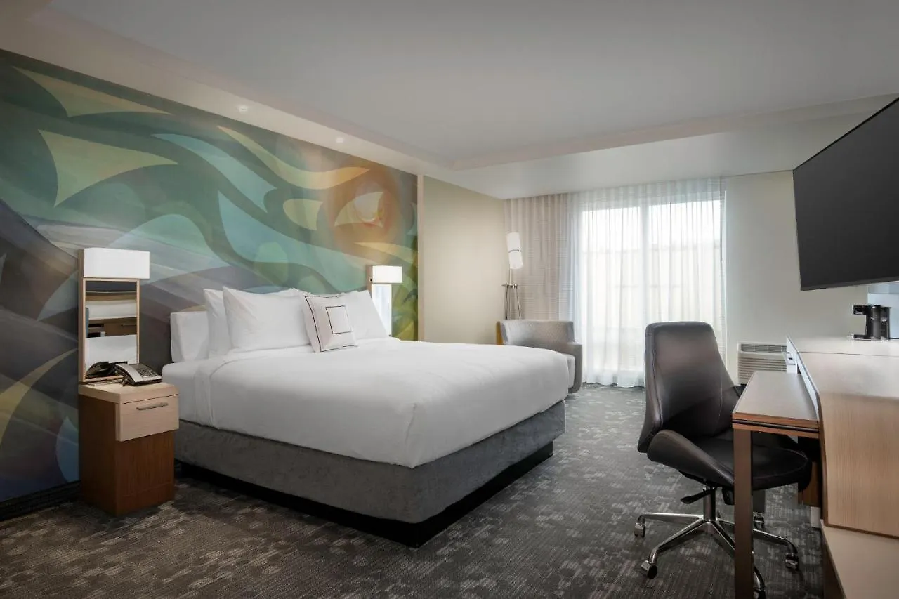 Courtyard By Marriott Nanaimo Hotel Canada